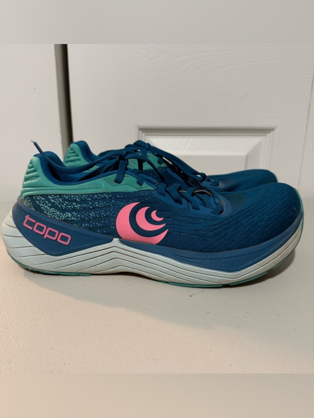 Topo Ultrafly 5 Women's Size 7 Running Shoes Blue Aqua